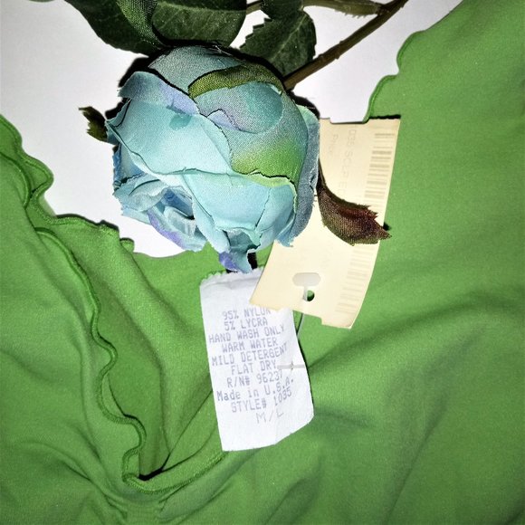 LAST CALL ~ Nwt Last Tango Women's Ribbed Scalloped Apple Green Stretch Tank S - Picture 5 of 7